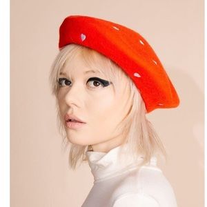 Valfre red heart beret